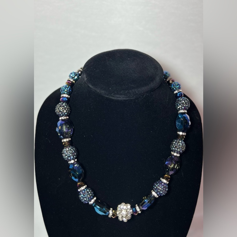 Elegant Blue Iridescent Glass and Crystal Beaded Necklace - Picture 10 of 11